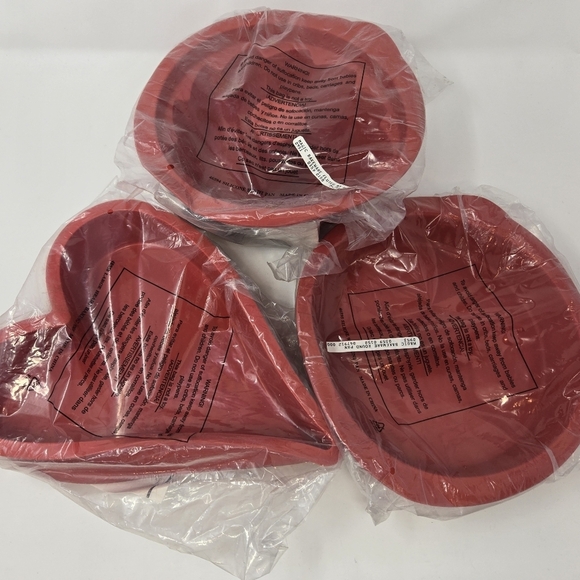 NOS TUPPERWARE MAGIC BAKEWARE SILICONE BAKING SET ROUND HEART BUNDT PAN SET OF 3 - Picture 1 of 14